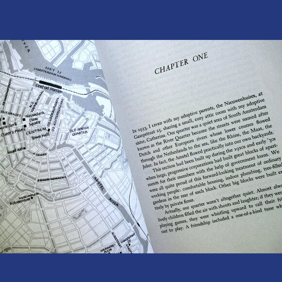 Book - Anne Frank Remembered: The Woman Who Helped to Hide the Frank Family - Picture 3 of 13